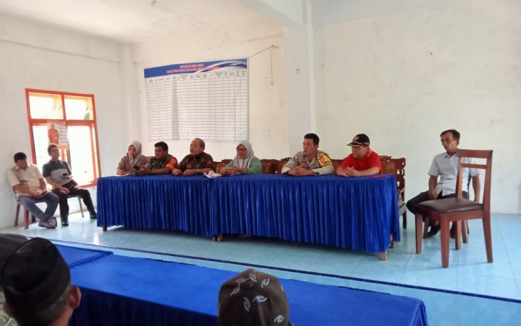 Bhabinkamtibmas Poslek Lais Hadiri Acara Penyaluran BLT DD
