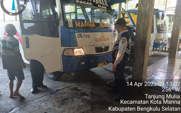 Pastikan Kelayakan, Sat Lantas Polres Bengkulu Selatan dan Dishub Periksa Kendaraan Angkutan Lebaran 