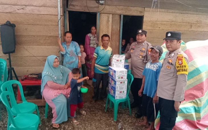 Polsek Talo Berikan Bantuan Kepada Warga yang Mengalami Musibah