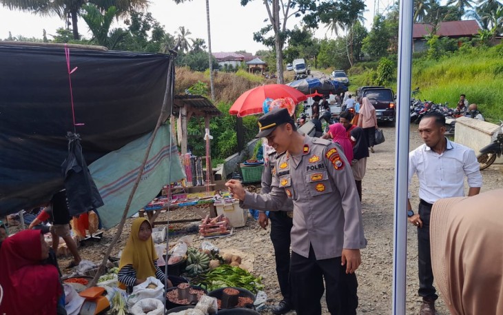 Kapolsek Giri Mulya Lakukan Sambang Pasar Menjelang Hari Raya Idul Fitri 1444 H