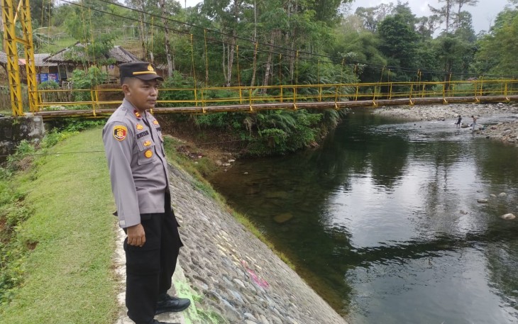 Pastikan Keamanan Obyek Wisata, Kapolsek Seginim  Pimpin Patroli Sambang