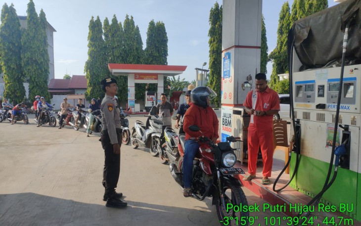 Cegah Aksi Kejahatan, Personel Polsek Putri Hijau Sambangi SPBU Kota Bani