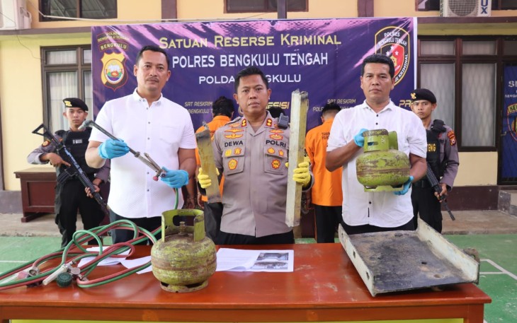 Curi Besi Jembatan, 4 Pria Ditangkap, 3 Buron