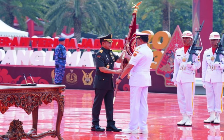 Upacara Sertijab Panglima TNI dari Laksamana TNI Yudo Margono Kepada Jenderal TNI Agus Subiyanto, di Plaza Mabes TNI, Cilangkap, Jakarta Timur, Rabu (22/11/2023).