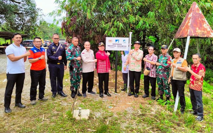 Wadan Satgas Pamtas Yonif 645/GTY saat Dampingi Kunjungan Wagub Kalbar ke PLBN Jagoi Babang