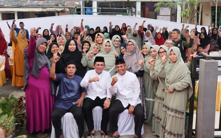 Gubernur Ansar saat Bersilaturahmi dengan Pengajian Mualaf Batu Aji Batam