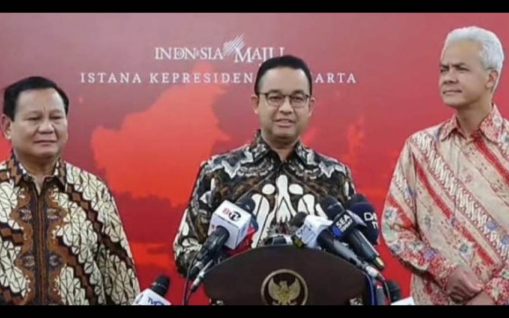 Anies Baswedan saat memberikan keterangan pers di Jakarta, Senin (30/10)