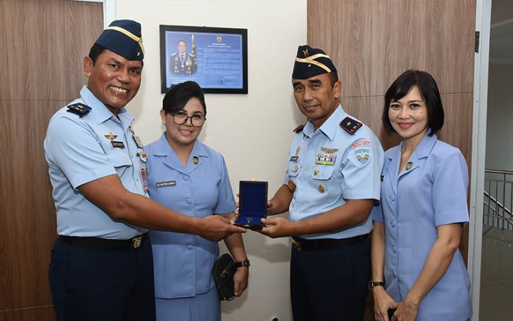 Penyerahan kunci ruangan