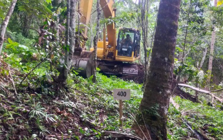 Pengerjaan jalan di hari ketiga Pra TMMD Ke-116 Kodim 1310/Bitung