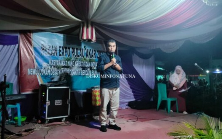 Bupati Natuna, Wan Siswandi saat menutup Pekan Expo Pulau Akar Desa Cemaga 