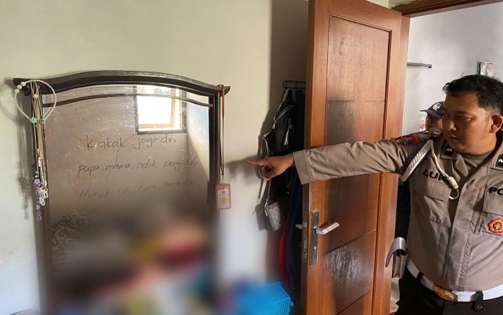 Aparat Kepolisian Resor Malang, Polda Jatim, melakukan penyelidikan mendalam terkait dugaan bunuh diri satu keluarga di Kecamatan Pakis, Kabupaten Malang, Selasa (12/12/2023