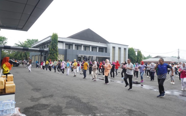  Pemprov Bengkulu Laksanakan Senam Bersama