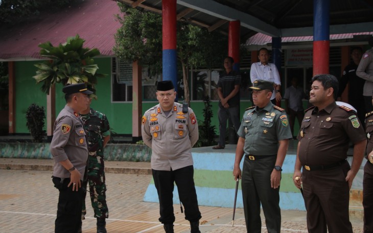 Kapolres Rejang Lebong Dandim 0409/Rejang Lebong dan Kajari Rejang Lebong Kujungi Guru Korban Penganiayaan 