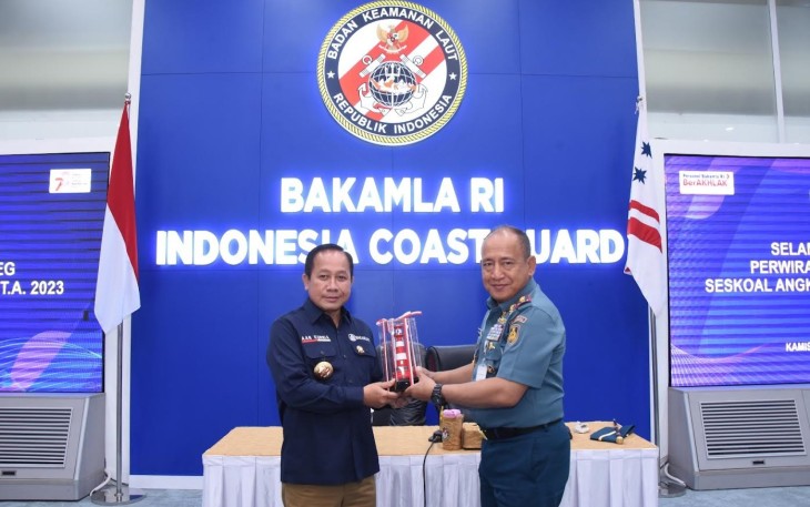 Kepala Bakamla RI Laksdya TNI Dr. Aan Kurnia saat menerima kunjungan Pasis Dikreg Seskoal) Angkatan Ke-61 T.A. 2023 di Mabes Bakamla RI, Jakarta Pusat, pada Kamis (31/8/2023).