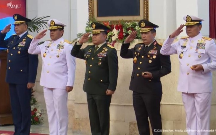 Panglima TNI saat Hadiri Pelantikan Kabakamla RI di Istana Negara