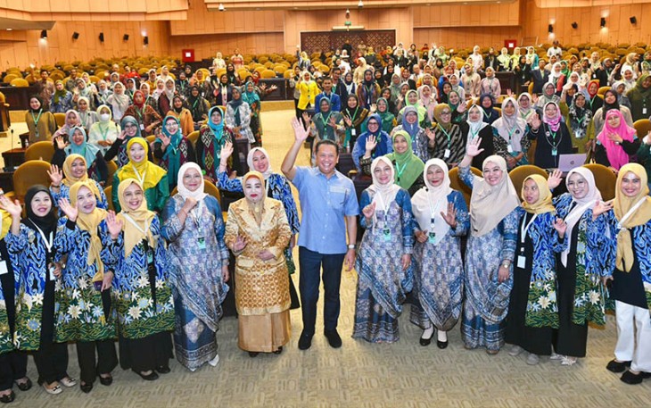 Bamsoet dalam Sosialisasi Empat Pilar MPR RI, yang diselenggarakan bekerjasama dengan Forum Alumni HMI-Wati (FORHATI) Nasional, di MPR RI, Jakarta, Minggu (19/11/23).