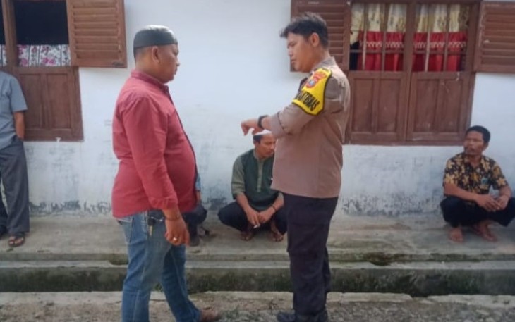Bhabinkamtibmas Polsek Saipar Dolok (SD) Hole, Aipda Munawwir Harahap, menghimbau warga agar segera lapor ke pihaknya apabila ada mengalami atau mendapati gangguan Kamtibmas.