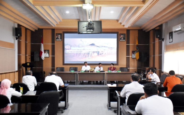 Rapat Koordinasi (Rakor) TKPK, Jumat (08/12/2023) pagi, di ruang Podang I Kantor Bupati Karanganyar
