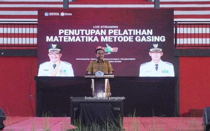 Walikota Bitung saat memimpin penutupan pelatihan matematika dengan metode Gasing