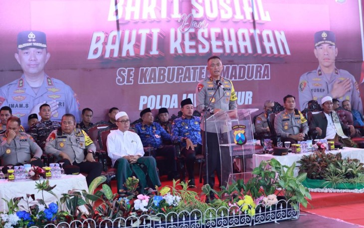 Polda Jatim Gelar Bakti Sosial dan Pengobatan Gratis di Madura
