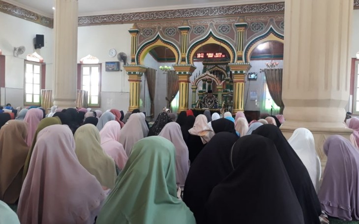 Bupati Agam Andri Warman menghadiri tabligh akbar dalam rangkaian Alek Batagak Panghulu se Nagari Kubang Putiah.