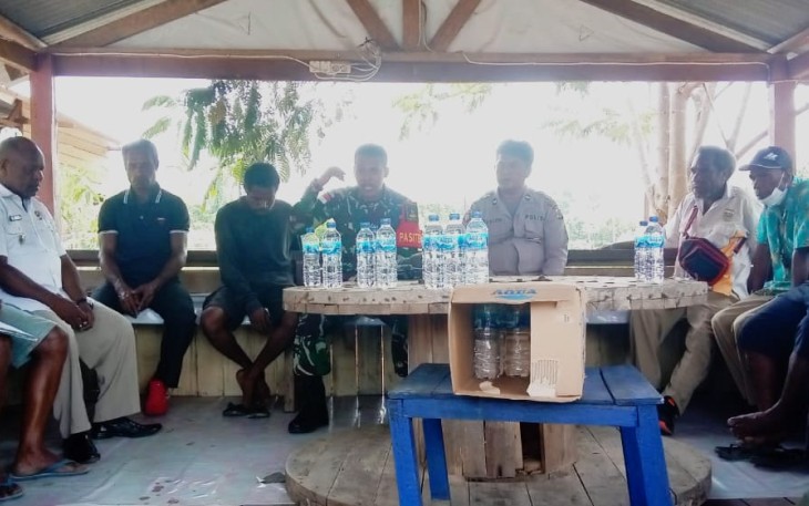 Satgas Yonif 310/KK Lakukan Mediasi Damaikan Dua Pihak Yang Bertikai
