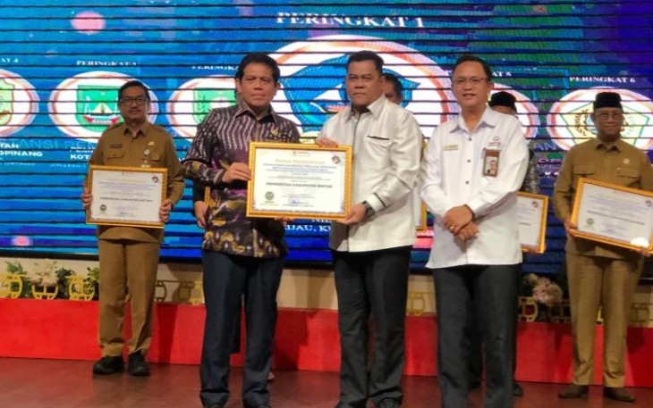 Bintan Terima Penghargaan dari Ombudsman
