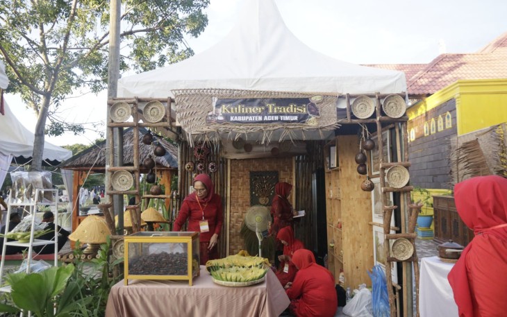 Pengunjung  Buru Ragam Kuliner Aceh Timur