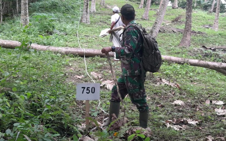 Perintisan jalan tani di kelurahan tandurusa oleh satgas TMMD Kodim 1310/Bitung