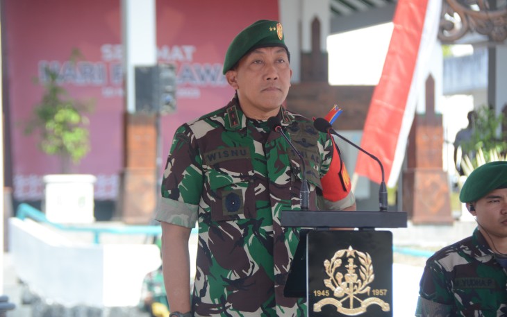 Gubernur Akademi Militer, Mayjen TNI R. Sidharta Wisnu Graha, S.E., memimpin Upacara Pembukaan Latihan Praja Bakti Taruna Akademi Militer Tingkat II/Sertar TP 2023/2024 di Alun-Alun Kabupaten Boyolali pada Senin (20/11/2023)