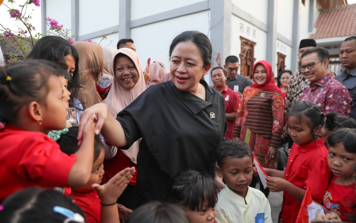 Ketua DPR RI Puan Maharani saat berjumpa anak-anak di Klaten