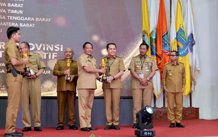Pj Gubernur Sumsel Agus Fatoni Terima Penghargaan Terbaik Pertama IGA 2023 dari Mendagri
