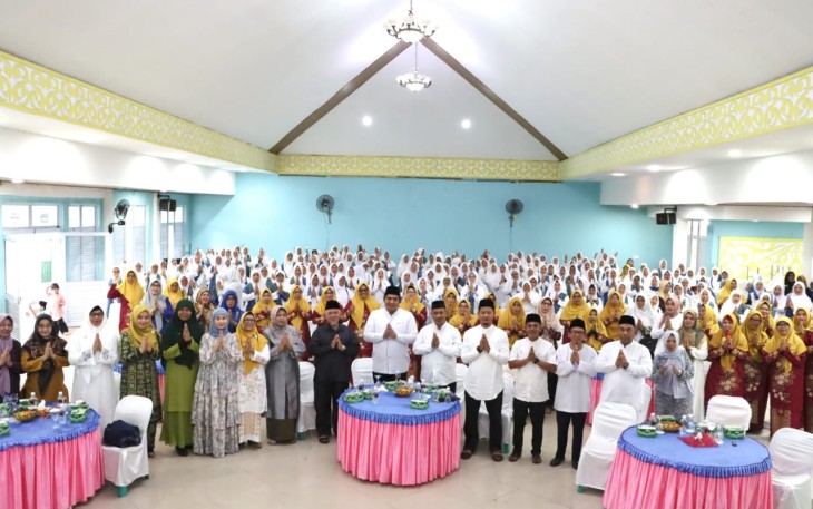 260 santri dari seluruh Taman Pendidikan Al Qur'an (TPQ) se Kecamatan Seri Kuala Lobam melangsungkan kegiatan wisuda tanda menamatkan pendidikan.