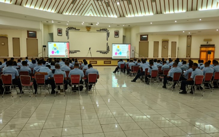 Antusias Personel Lanud Iswahjudi Ikuti Webinar Literasi Digital 