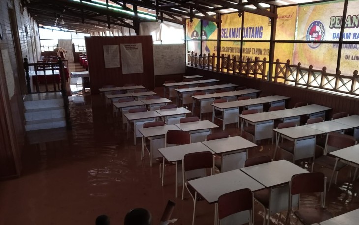 Banjir yang sempat menggenangi wilayah Kabupaten Lima Puluh Kota, Sumatra Barat sejak Senin (18/12) pukul 07.00 WIB mulai berangsur surut