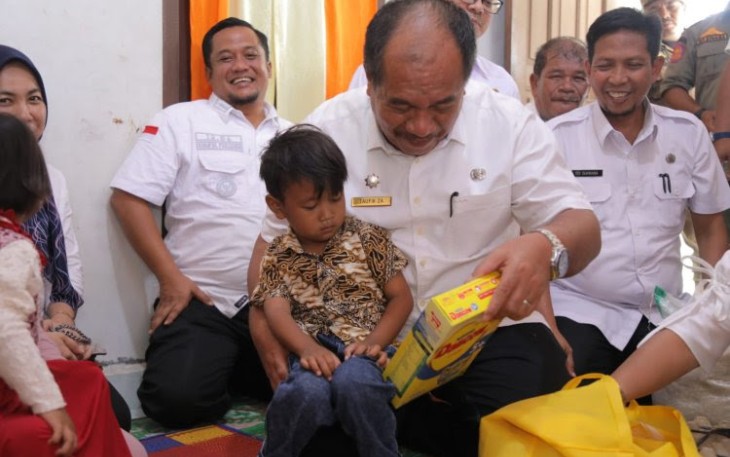 Wakil Bupati Asahan Taufik Zainal Abidin Serahkan Bantuan Makanan Tambahan Untuk Anak Stunting