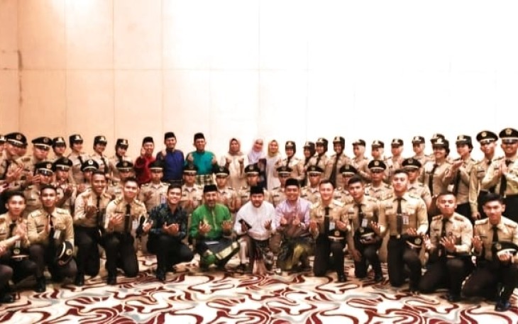 Gubernur Ansar saat Halalbihalal dengan Masyarakat Kepri Se-Jawa Barat di Bandung 