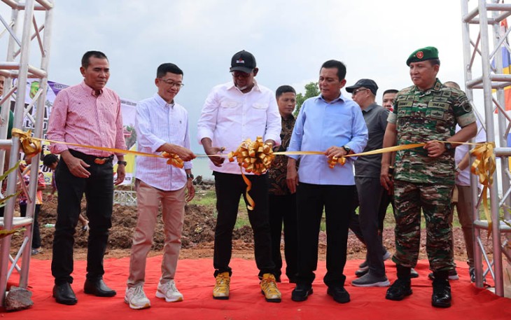 Gubernur Kepri saat Resmikan Jalan Menuju Kelenteng Sun Te Kong di Senggarang