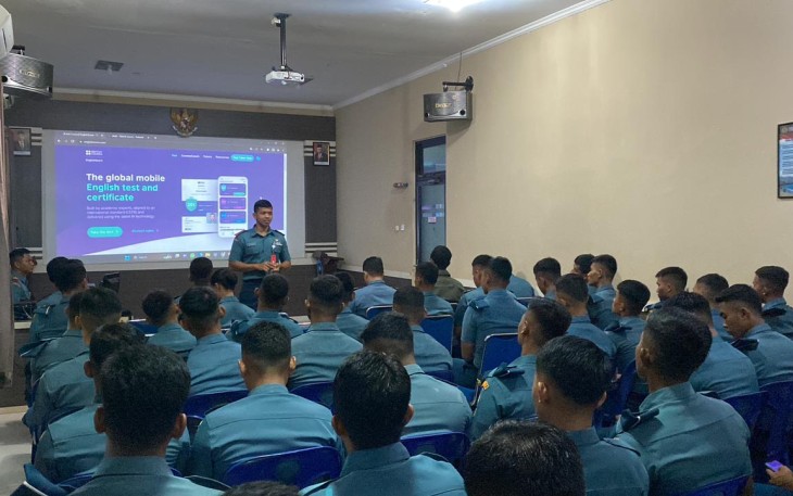 Prajurit Wing Udara 1 Puspenerbal Melaksanakan Pre Test Bahasa Inggris