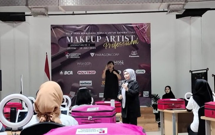 Kolaborasi Smesco Indonesia Latih 22 Tuna Rungu Jadi Make Up Artis Profesional