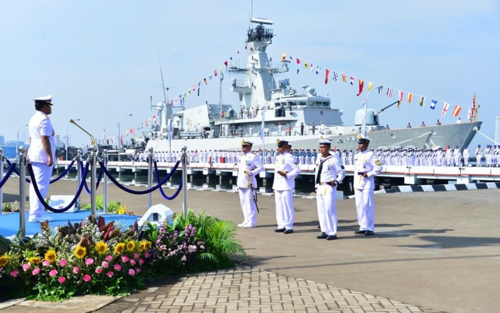 Upacara parade militer dengan Inspektur Upacara (Irup) Kepala Staf Angkatan Laut (Kasal) Laksamana TNI Dr. Muhammad Ali. Mengusung tema, “Armada RI Membangun Kekuatan Laut Nusantara Menuju Indonesia Maju,”  Komandan Kodiklatal (Dankodiklatal) Letjen TNI Marinir Nur Alamsyah didampingi Ketua Gabungan Jalasenastri Kodiklatal Ny. Ayu Nur Alamsyah mengikuti acara Puncak Peringatan Hari Armada Republik Indonesia Ke-78 di Komplek Satuan Koarmada I Pondok Dayung, Jakarta Utara.  Selasa (05/12/2023).