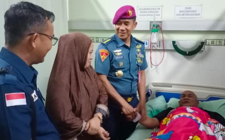 Keluarga Besar Dispen Kodiklatal Doakan Kesembuhan PNS Widodo si Personel Tangguh
