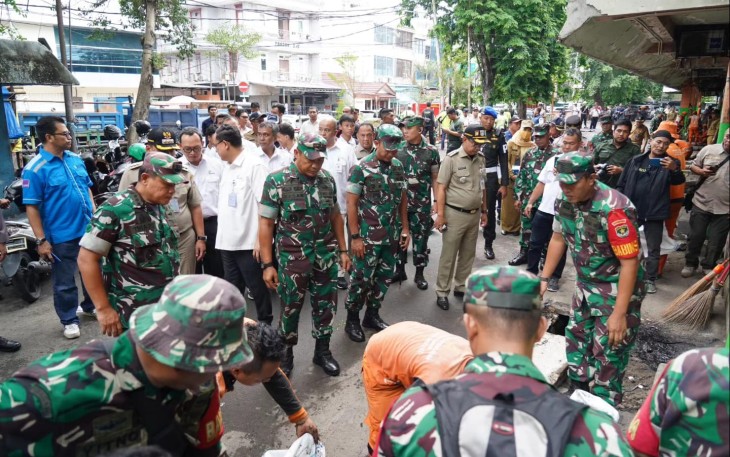 Pangdam Jaya Tinjau Karya hakti wilayah Kodim 0503/Jakarta di Pasar Grogol