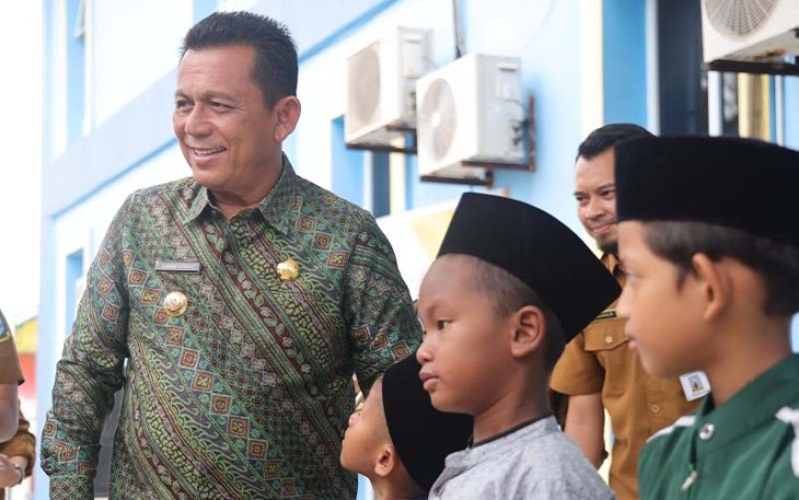 Gubernur Kepulauan Riau Ansar Ahmad membuka langsung kegiatan yang mengangkat tema “Hari Kesetiakawanan Sosial Nasional Merupakan Upaya untuk Mengenang, Menghayati dan Meneladani Semangat Persatuan, Kesatuan, Kegotong Royongan dan Kekeluargaan".