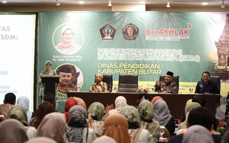 Bupati Blitar Rini Syarifah Beri Sambutan Pengarahan ke Peserta Peningkatan Kapasitas SDM Dinas Pendidikan Kabupaten Blitar