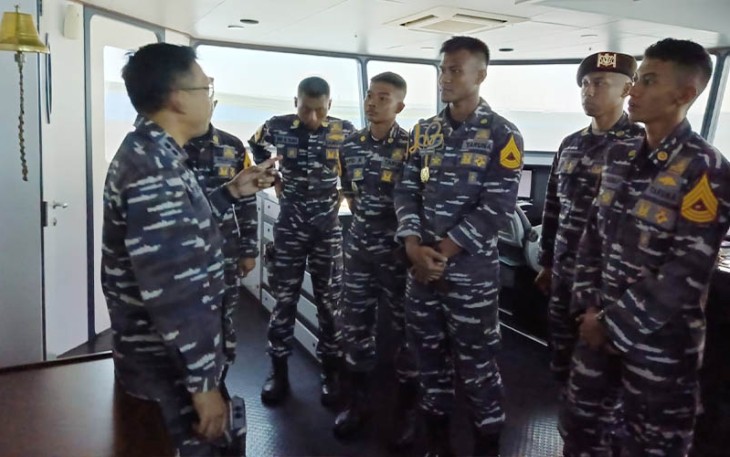 Taruna AAL Tingkat IV dan Tingkat II Korps Pelaut Melaksanakan Lattek Pemanduan