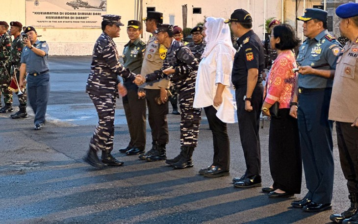 Danlantamal V saat Sambut Kedatangan Kasal di Semarang