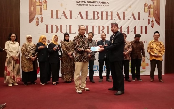 Raker sekaligus halal bihalal alumni Unair Sidoarjo yang diadakan di Fave Hotel Sidoarjo, Minggu (14/5).