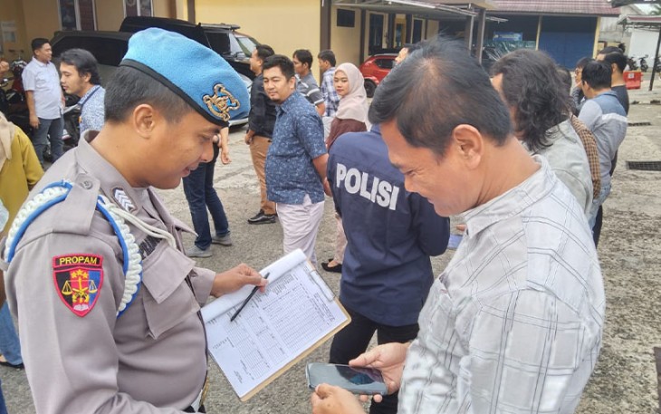 Polres Bengkulu Utara saat Razia HP Anggota