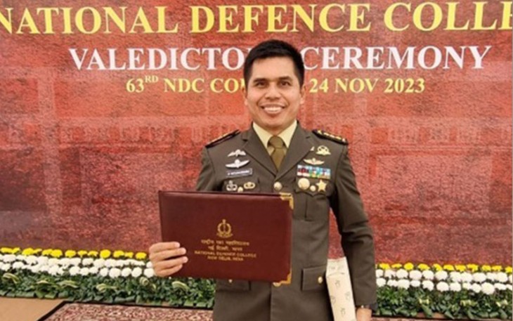  Kolonel Inf Polsan Situmorang berhasil meraih Book Prize Award  dengan karya tulis Research Thesis terbaik yang diserahkan langsung oleh Komandan NDC Lieutenant General Sukrity S Dahya,  pada penutupan pendidikan National Defence College, di New Delhi, India, Jumat (24/11/2023).
